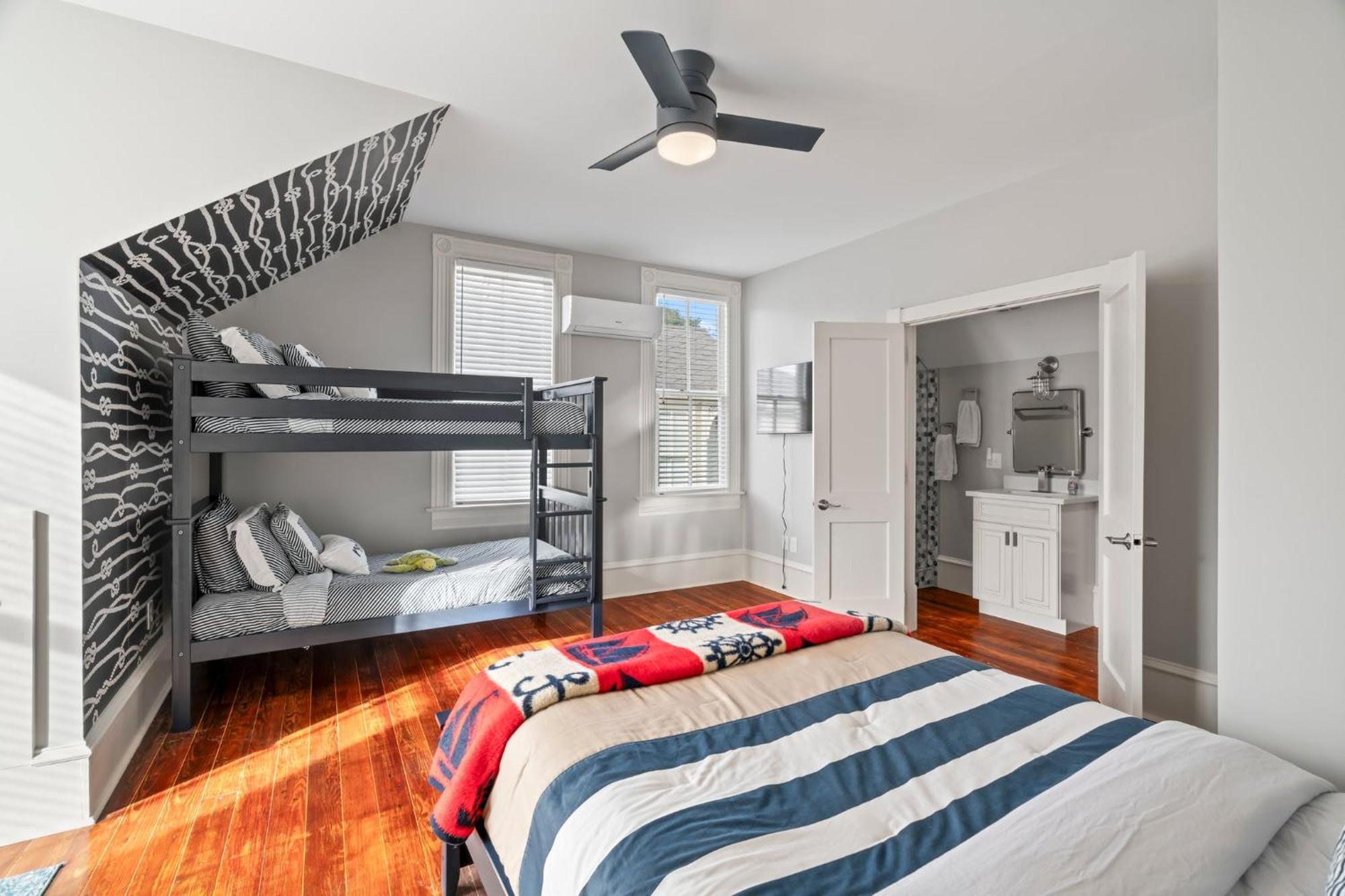 Historic Galveston Family Beach Home With 3 King Beds Екстер'єр фото