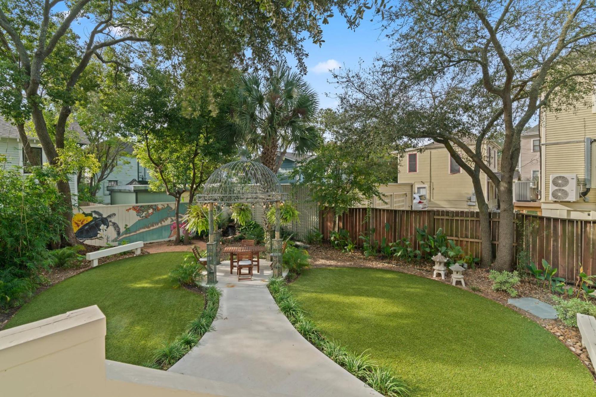 Historic Galveston Family Beach Home With 3 King Beds Екстер'єр фото