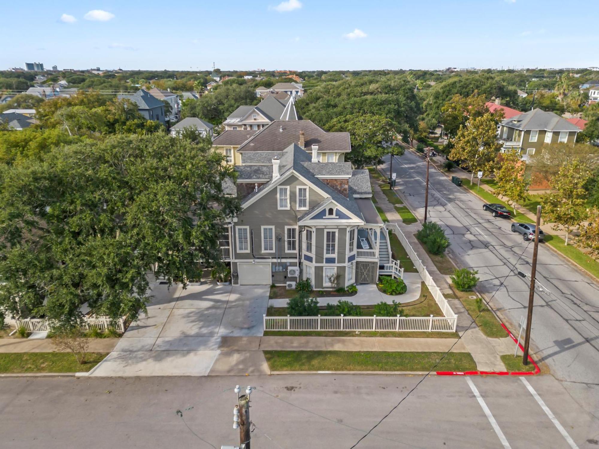 Historic Galveston Family Beach Home With 3 King Beds Екстер'єр фото